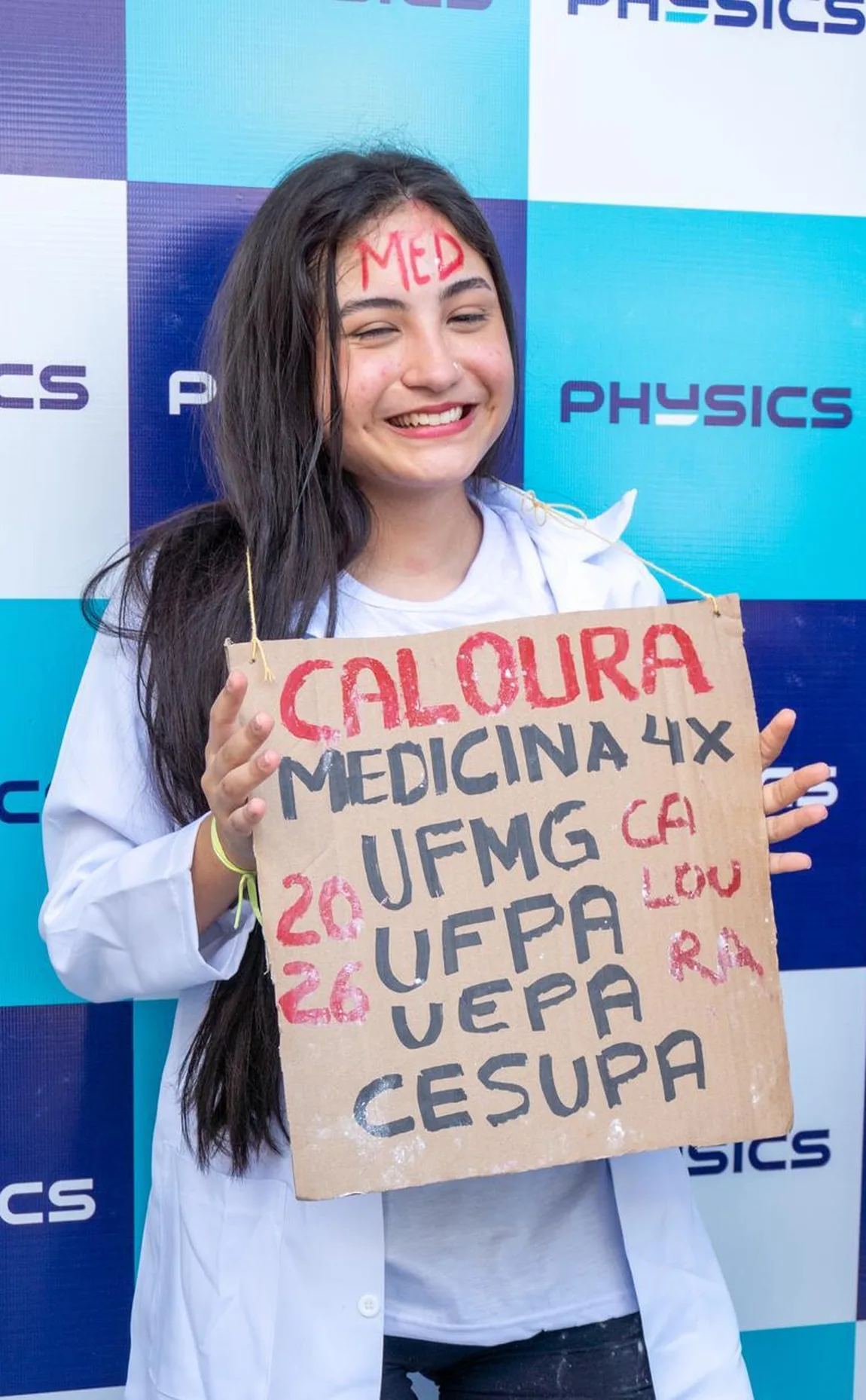 Aluna aprovada em Medicina pelo Colégio Physics